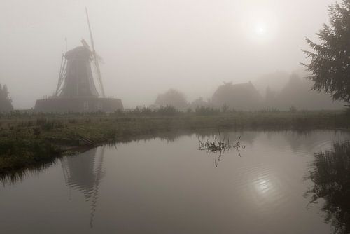 Molen De Bataaf in Winterswijk in ochtendmist