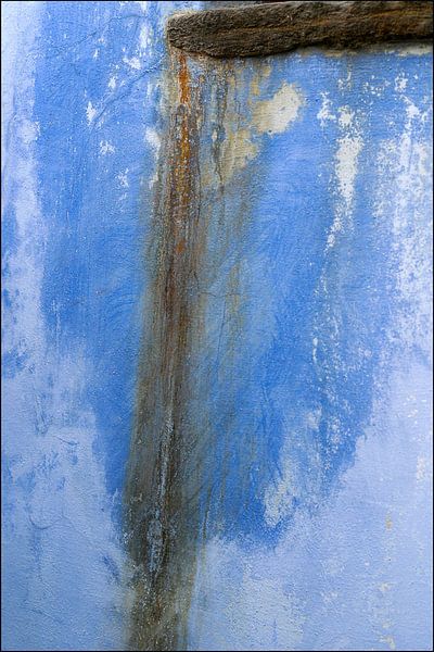 leaky gutter on Greek wall by Antonie van Gelder Beeldend kunstenaar