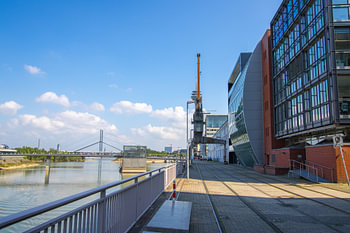 Am Handelshafen Düsseldorf