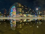 Weerspiegeling van de markthal in Rotterdam van victor van bochove thumbnail