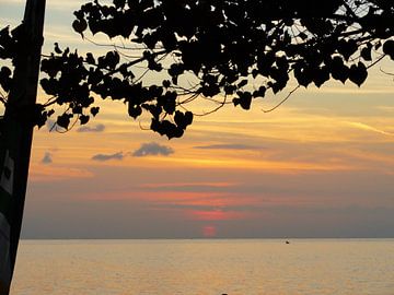 Bali zonsondergang Lovina Beach sur Bianca Louwerens