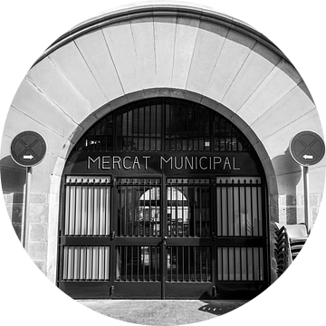 Ingang van de Mercat Municipal in het oude centrum van Javea. van Arte D'España
