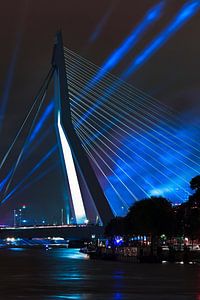 Erasmusbrug in the spotlight te Rotterdam van Anton de Zeeuw