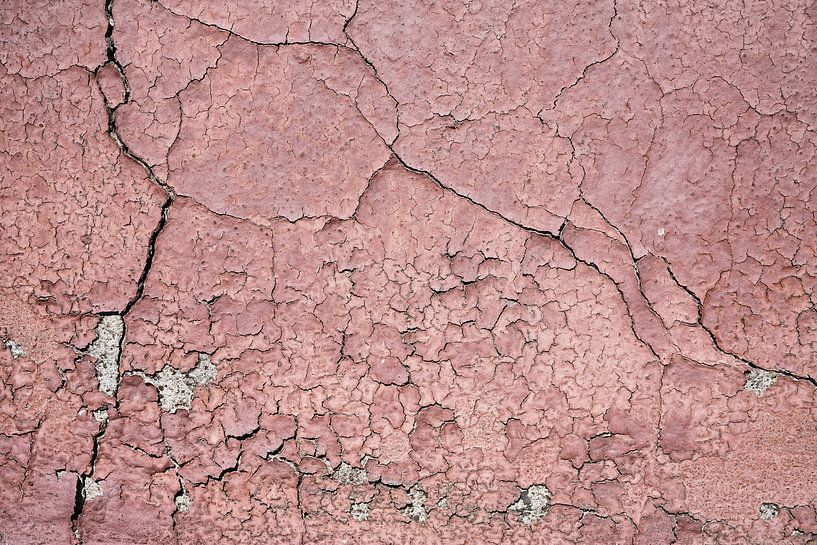 abblätternde Farbe an einer maroden Fassade von Heiko Kueverling