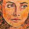 Portrait de femme en orange chaud sur Anja Namink