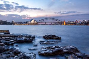 Sydney in de avond van Cor de Bruijn