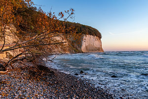 Kreidefelsen und Steilküste auf der Insel Rügen im Herbst, Deutschland – Reise- und Tourismuskonzept