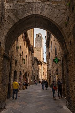 Stadswandeling in San Gimignano van Denis Feiner
