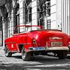 Oude rode Chevrolet Havana Cuba Klassieke auto van Carina Buchspies
