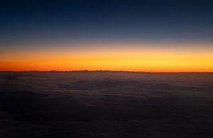 zonsondergang boven de wolken van Sebastian Stef