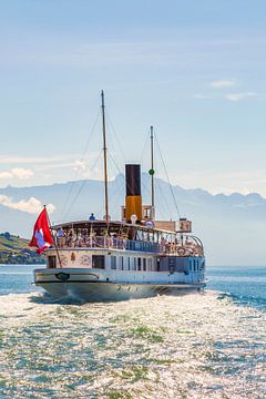 Historische raderstoomboot op het Meer van Genève van Werner Dieterich