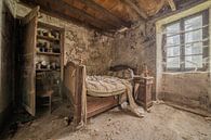 A dusty old bedroom - urbex by Martijn Vereijken thumbnail