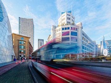 Eindhoven the white Lady red bus (long shutter speed) by Close_Up_And.....