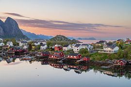 Midnight sun on the Lofoten Islands in Norway by Tim Vlielander