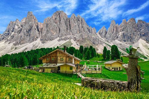 Almhut in Dolomieten van  Zuid-Tirol