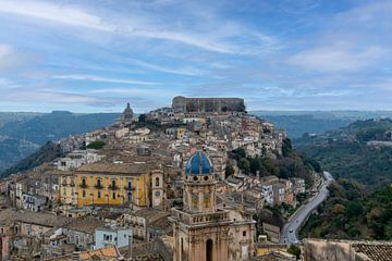 Uitzicht op Ragusa van Dimitri van den Berg