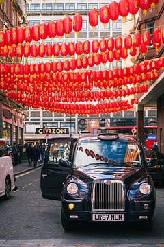 Londense taxi in Chinatown van Luis Emilio Villegas Amador
