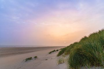 zonsopkomtst op het strand van zeilstrafotografie.nl