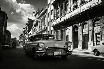 Old-timer in Cuba in Havana by Lars Beekman
