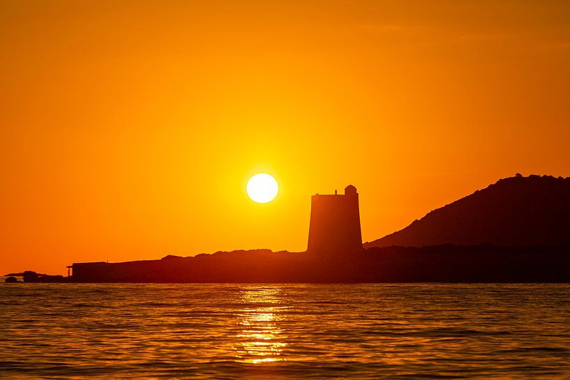 Oranger Sonnenuntergang Ibiza von Gijs de Kruijf