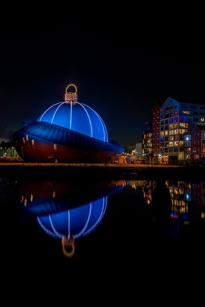 DOT Groningen größte Christbaumkugel der Welt von Ingrid Visser
