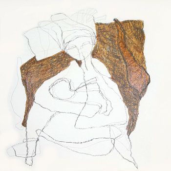 mère avec bébé sur le bras