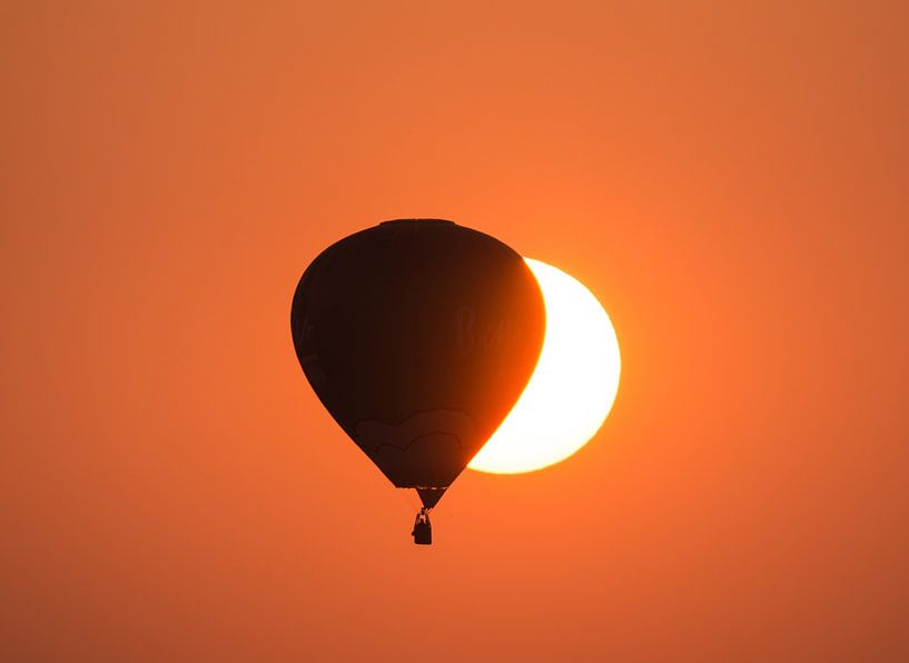 Heißluftballon bei Sonnenuntergang von Dennie Vercruijsse