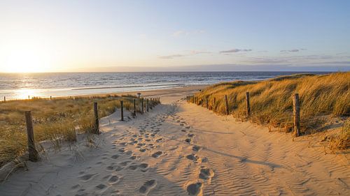 Strandopgang aan zee