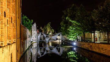 Avondfotografie in Brugge vanaf de Blinde-Ezelbrug. van Jaap van den Berg