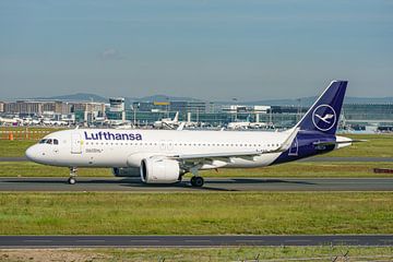 Lufthansa Airbus A320neo "Landau in der Pfalz" (D-AINR). van Jaap van den Berg