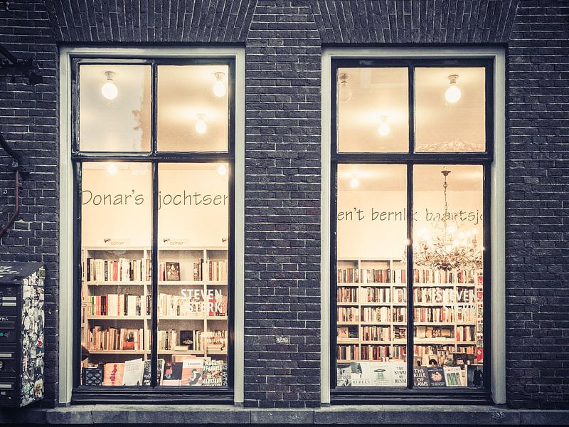 Insight into a bookstore in Utrecht Center by Elmar Keijzer