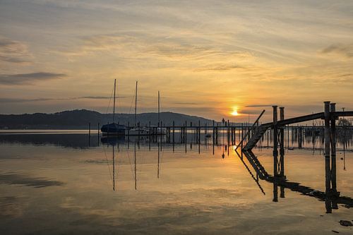 Steiger en boten in het ochtendlicht - Überlinger See bij Bodman - Bodenmeer