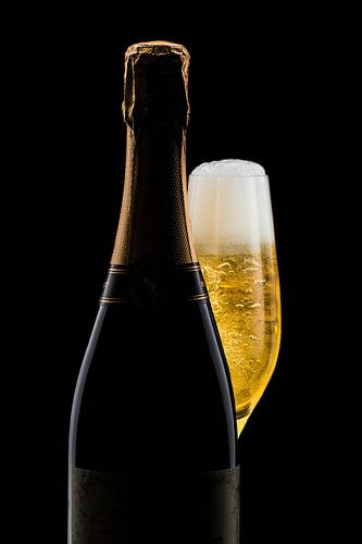 champagne fles en champagneglas