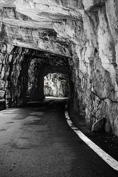 Tunnel Brasa Schlucht Tremosine Italië van Jefra Creations