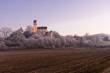 St Verena in Roggenbeuren on a winter evening by Jan Schuler