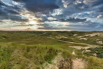 Zonsondergang bij de duinen van Castricum van Dennis Schaefer