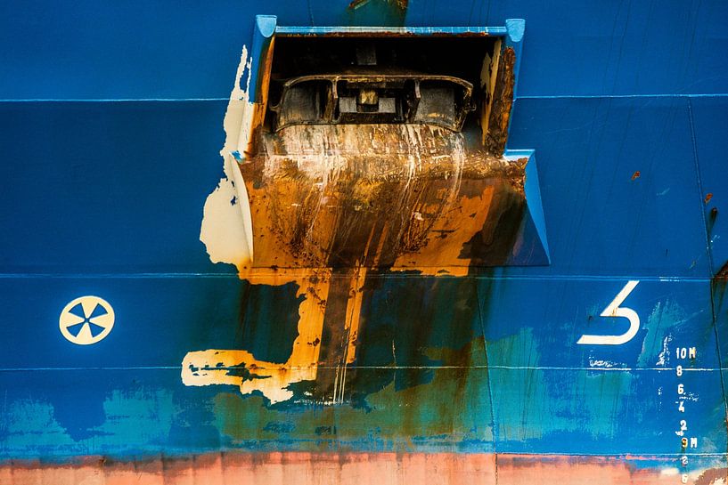Scheepsboeg rauw  de in haven Amsterdam. van scheepskijkerhavenfotografie
