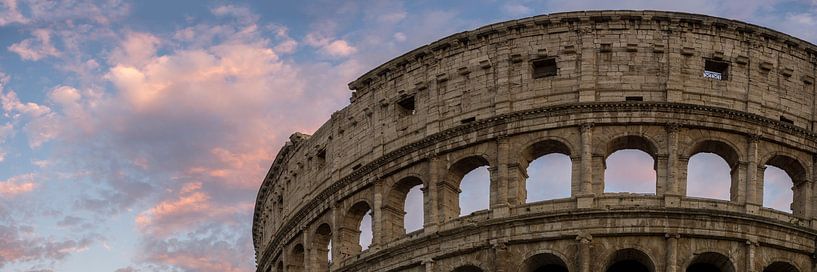 Rome, Roma, Colosseum bij zonsondergang  van Teun Ruijters