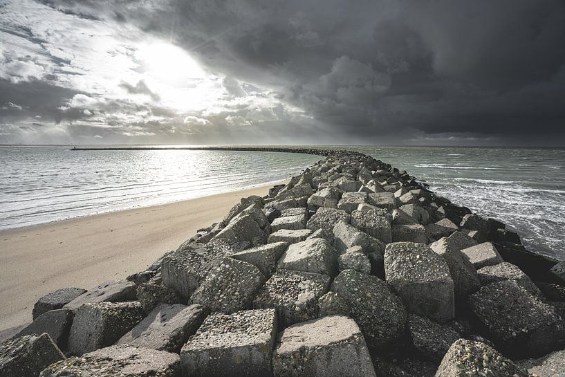Storm is coming by Sonny Vermeer