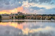 Prager Burg und Karlsbrücke von Michael Valjak Miniaturansicht