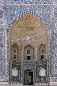 Blauwe mozaïek tegels op een moskee in Oezbekistan