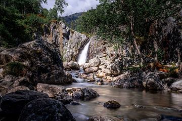 Waterval in het Hemsedal, Noorwegen van Nathalie Scholtens - den Besten