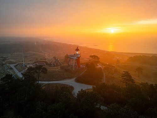 Vuurtoren van Vlieland bij Zonsopgang – Magisch Licht over de Wadden