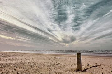 Nordseestrand mit seinen Unheilschwanger Himmel von eric van der eijk