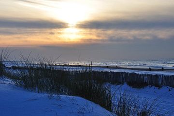 Zonsondergang Noordzeekust van Fred van den Brink