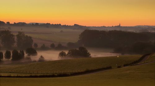 Zonsopkomst boven Partij in Zuid-Limburg
