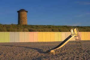 Strand van Domburg in zomers licht van Thom Brouwer