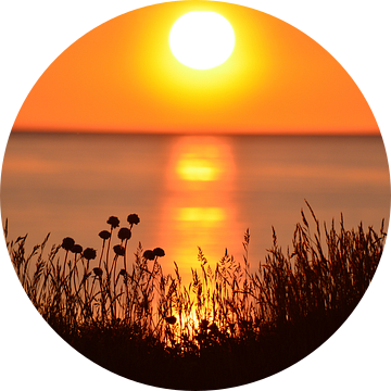 zonsondergang aan Deense kust, oranje lucht van My Footprints