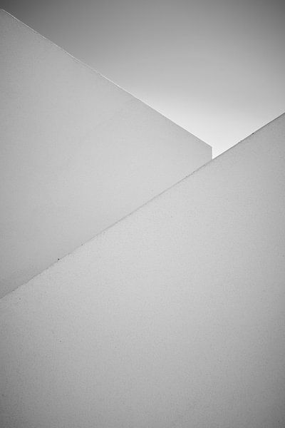 Lines of architecture in shades of grey by Jenco van Zalk