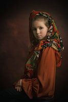 Fille en marron-orange 1